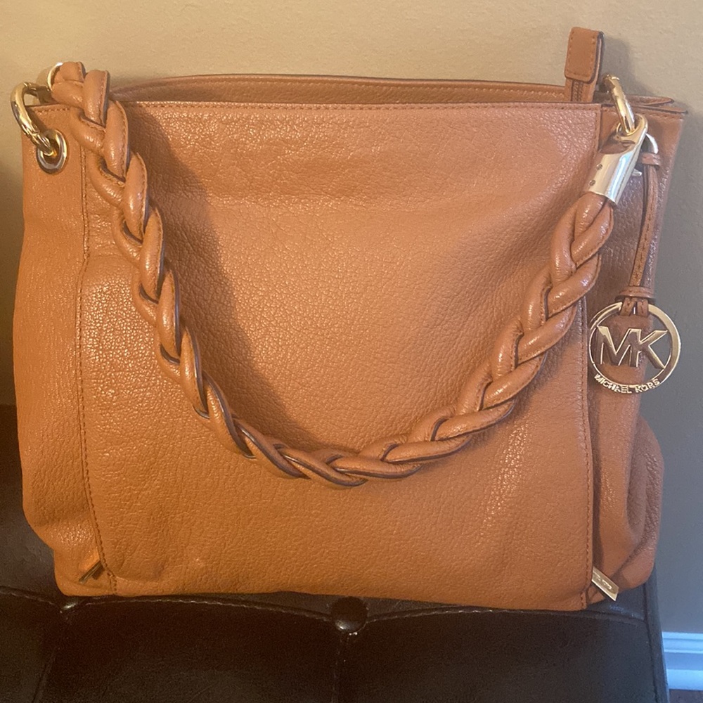 Michael Kors Pebble LeatherShoulder Bag,